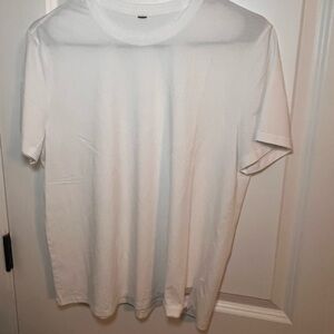 Vuori Men’s White Current Tech Tshirt